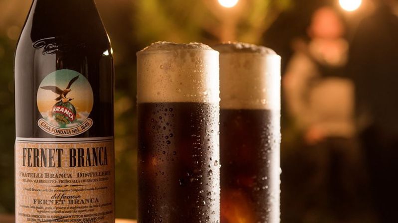 La logística detrás del fernet argentino: cómo se organiza una cadena global para abastecer al Cono Sur